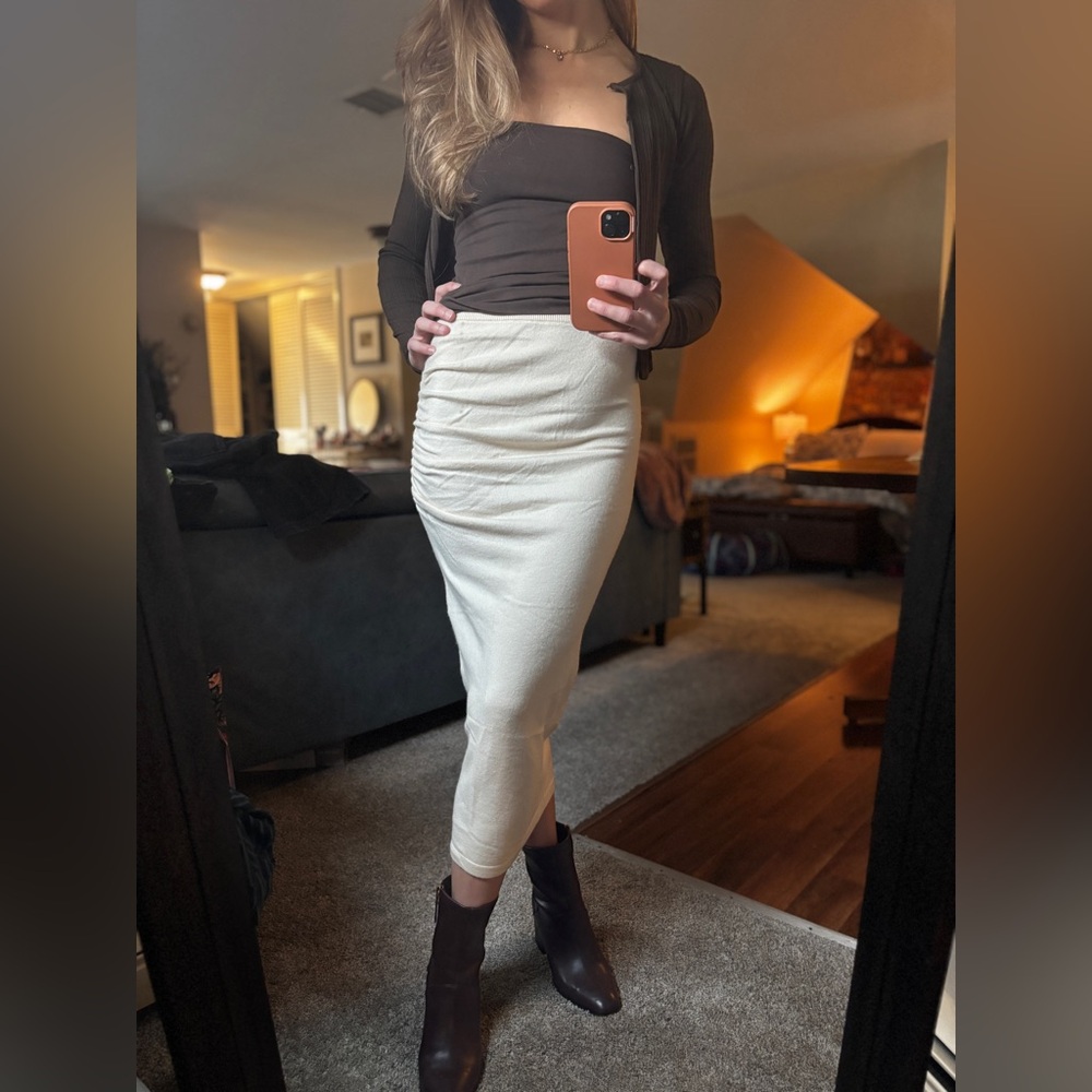 Express Cream High-Rise Pencil Skirt